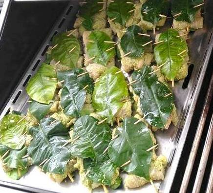 Spiedino di pesce spada in foglia di limone