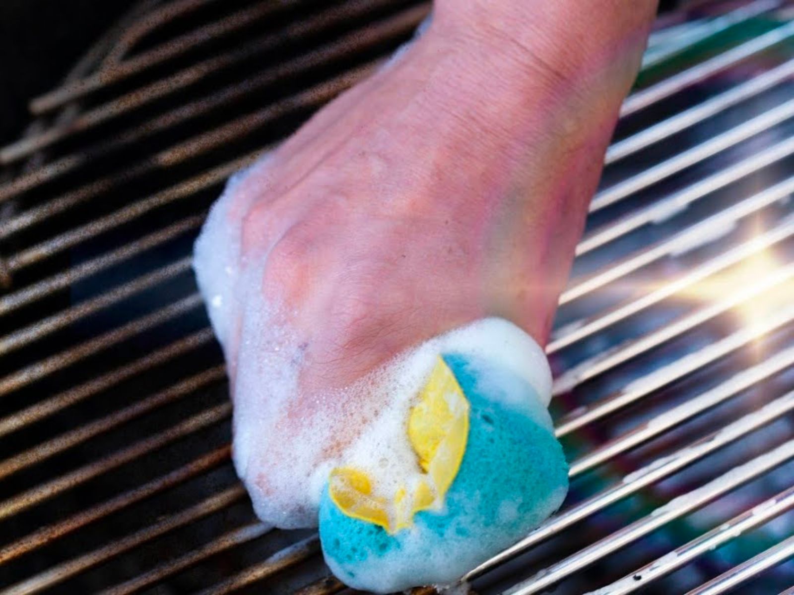 Come pulire il barbecue per l'autunno e l'inverno